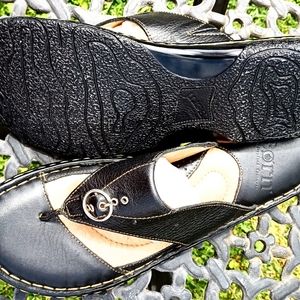 Born sandals size 9w